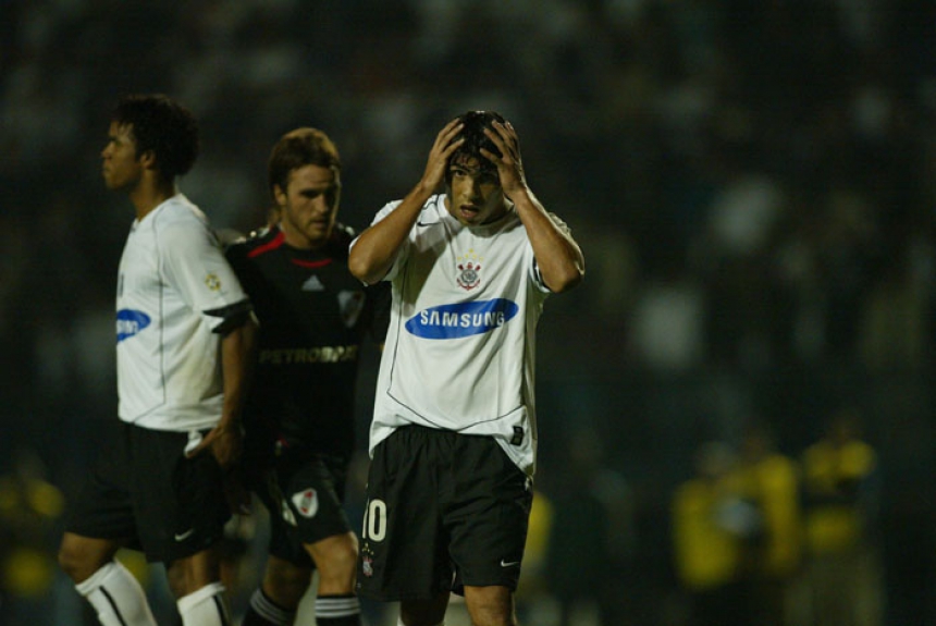 Qual é o resultado do jogo do Corinthians e River Plate?