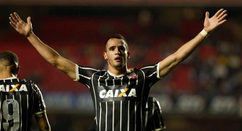 De volta ao Timão, Renato Augusto jogou no Corinthians entre 2012 e 2015. Confira os 8 melhores momentos da primeira passagem do meia.
