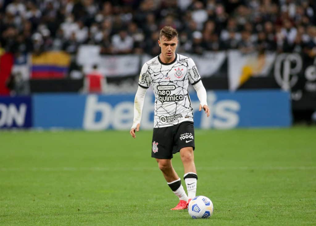 Lucas Piton em jogo pelo Corinthians (Foto: Rodrigo Coca / Agência Corinthians)