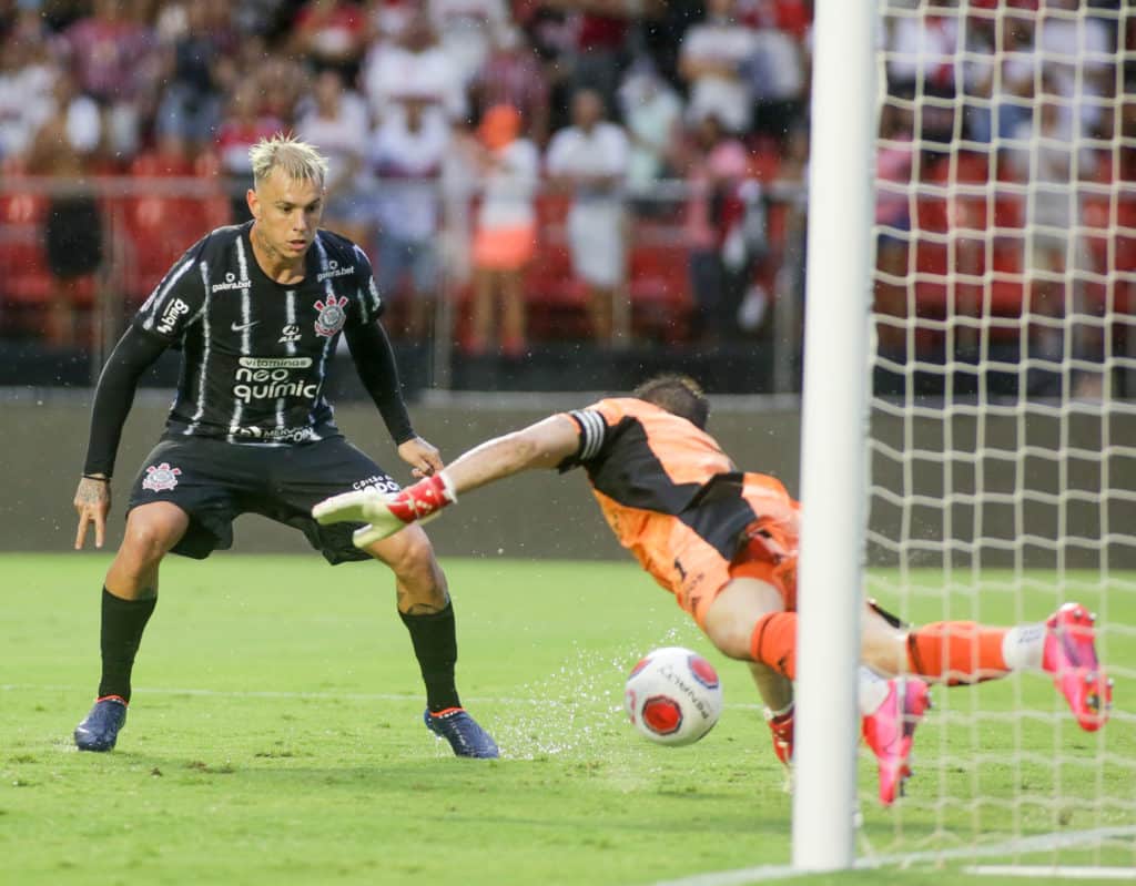 Róger Guedes durante o clássico pelo Corinthians (Foto: Rodrigo Coca/Agência Corinthians)