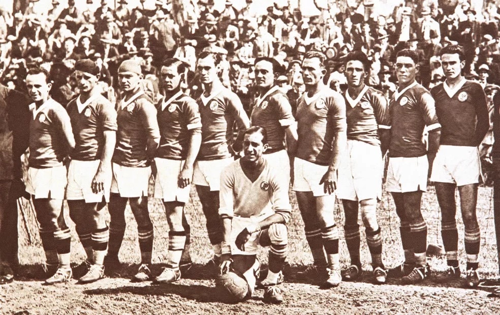 Palmeiras de 1933, que na época ainda se chamava Palestra Italia, aplicou a maior goleada da história do clássico contra o Corinthians: 8 a 0 — Foto: Arquivo / Agência Estado - GE