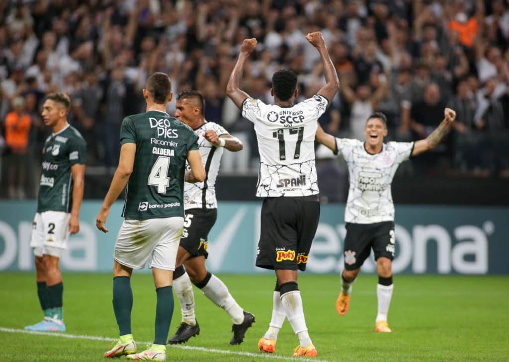 Corinthians vence primeira pela Libertadores e cria precedente positivo com a torcida 