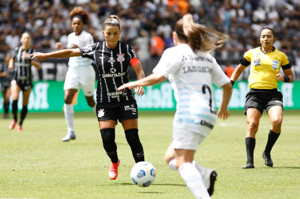 Brasileiro Feminino: Corinthians bate Cresspom em jogo 100 de