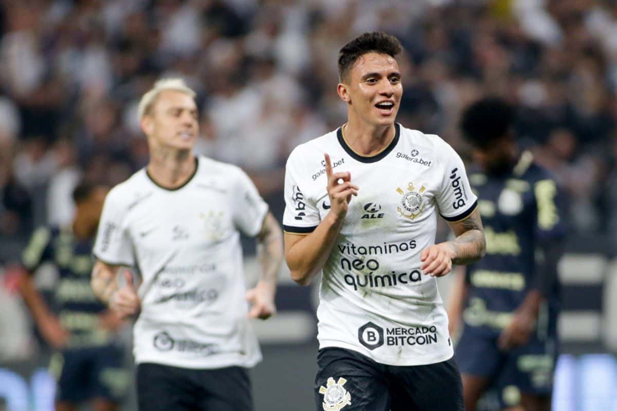 Mantuan chega a cinco gols e é o vice-artilheiro do Corinthians