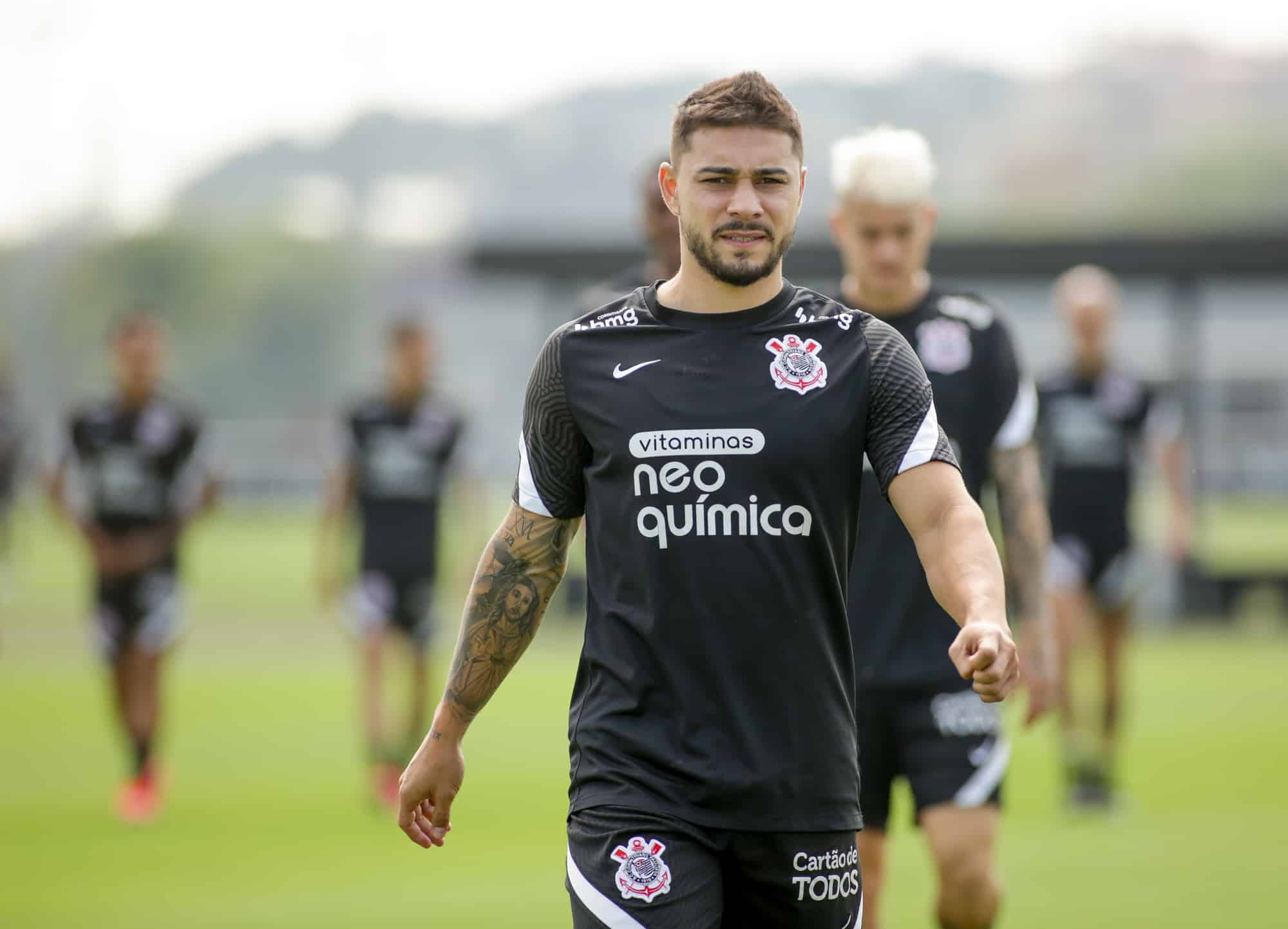 João Pedro se despede do Corinthians após fim de contrato