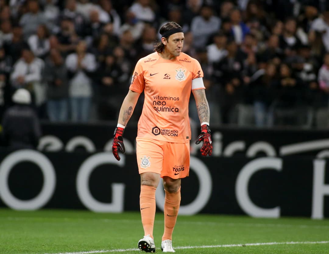 Santistas agridem Cássio após classificação do Corinthians na Copa do Brasil
