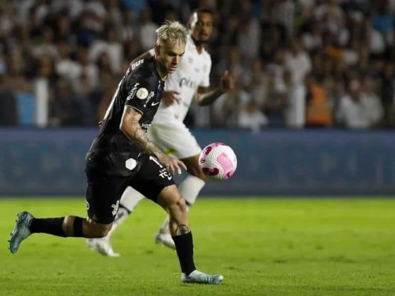 Róger Guedes comenta sobre desânimo e celebra gol: 'Fui coroado'