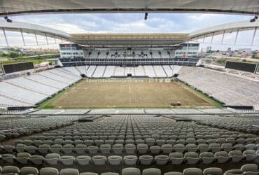 Corinthians inicia reforma do gramado da Neo Química Arena