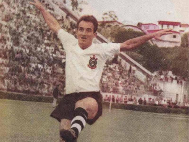 Corinthians relembra estreia triunfante de ídolo há 74 anos