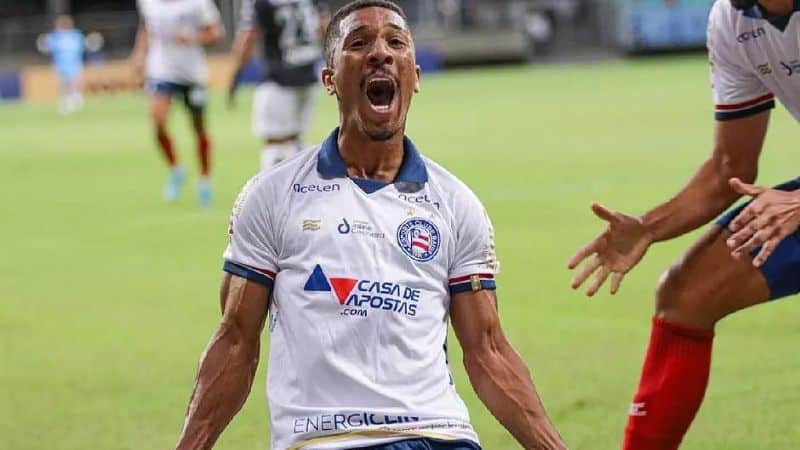 Athletico-PR negocia com o Corinthians por Matheus Davó, após impasse com o Cruzeiro