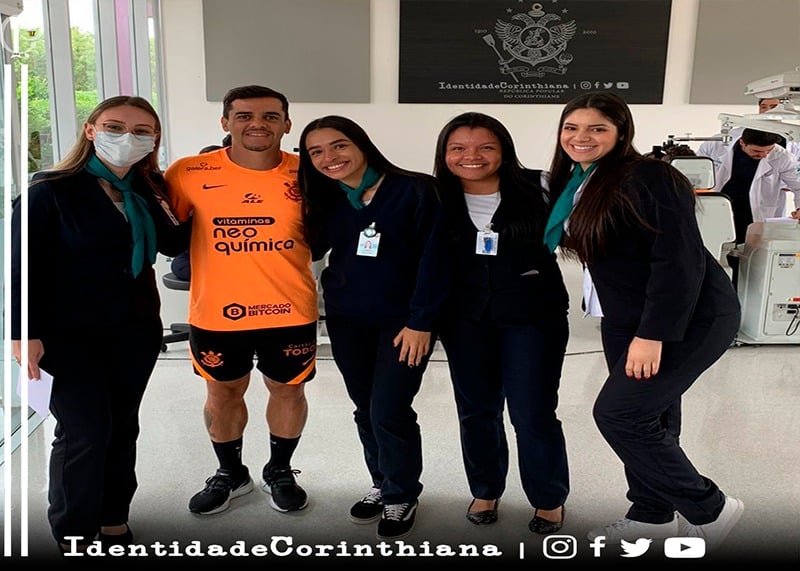 Corinthians realiza exames oftamológicos antes de iniciar dia de treino