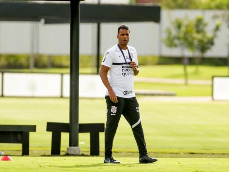 Corinthians anuncia nova comissão técnica de Fernando Lázaro; veja quem são