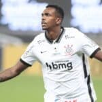 Ex-atacante do Corinthians rescinde com clube árabe após cinco dias do anúncio