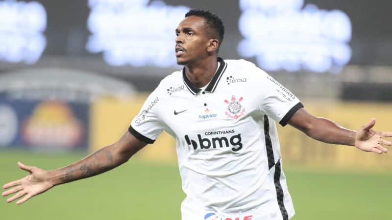 Ex-atacante do Corinthians rescinde com clube árabe após cinco dias do anúncio