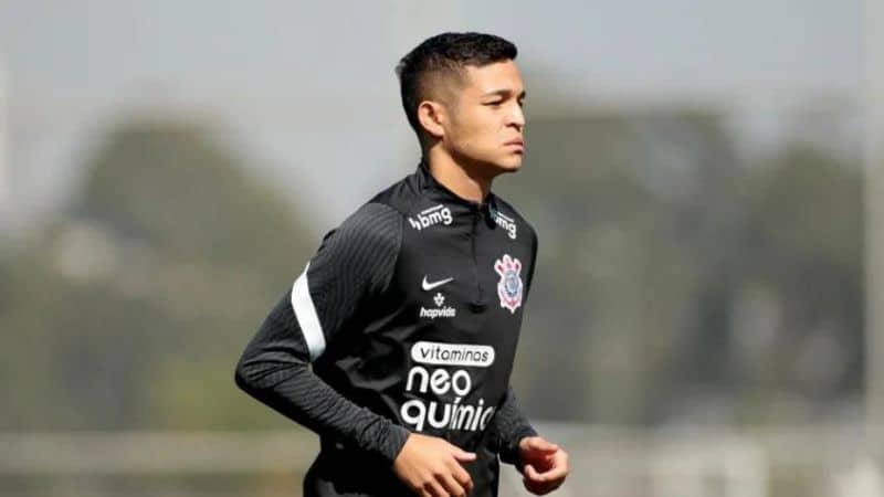 Corinthians renova contrato do meio-campista Adson; veja detalhes