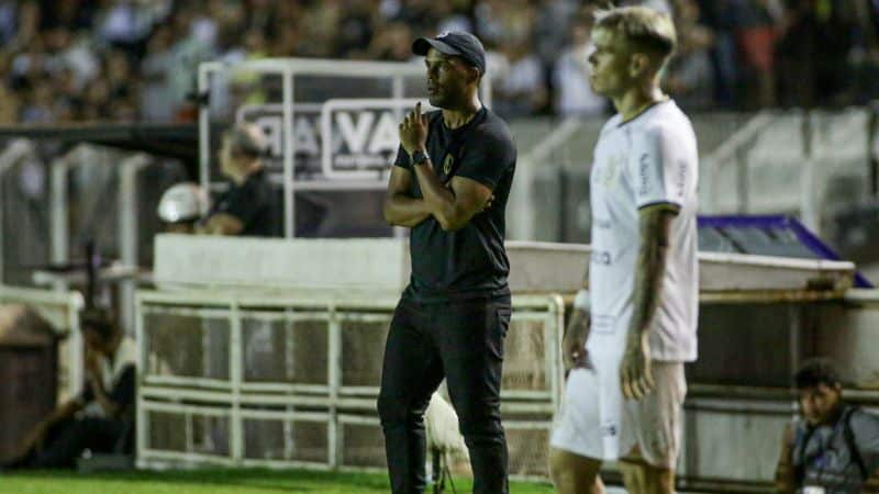 Corinthians: Cássio exalta trabalho de Lázaro e reafirma: 'conhece a gente e cobra mais ainda'