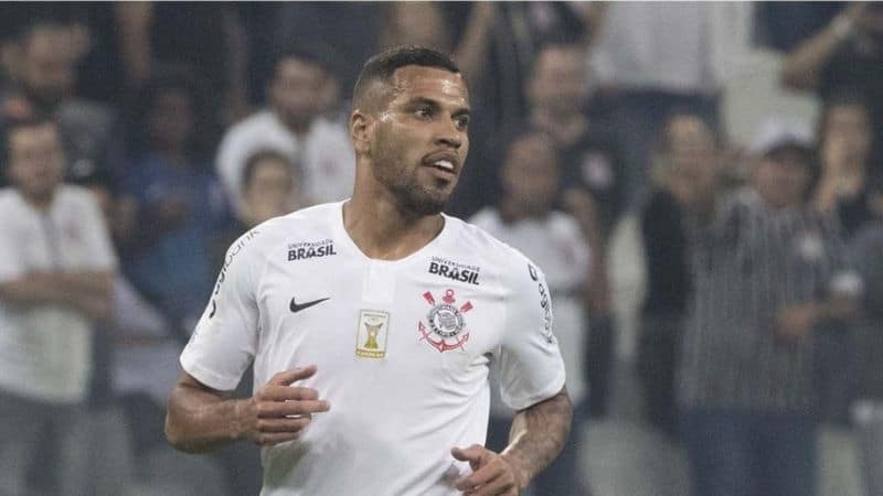 Atacante reencontra Corinthians e relembra fase ruim no Timão: 'pior temporada da carreira'