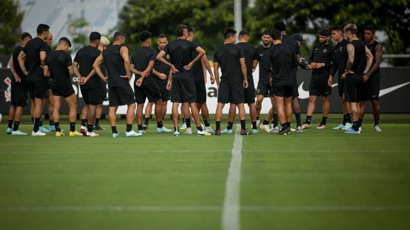 Corinthians se reapresenta e mira Campeonato Paulista