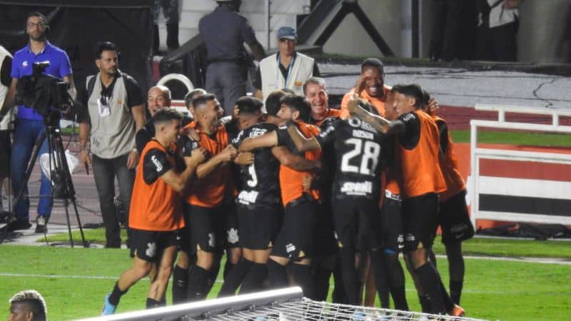 Corinthians volta a vencer São Paulo no Morumbi e quebra tabu de seis anos sem vencer no estádio. (Foto: Reprodução/Marcelo Braga/Globo Esporte)