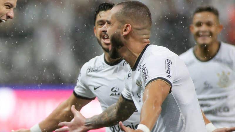 Corinthians confirma escalação para enfrentar o Santos
