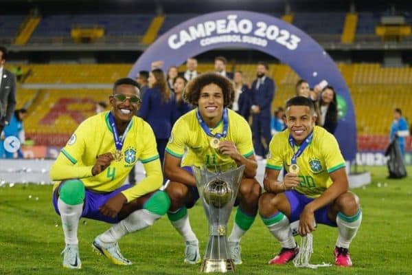 Promessa da base do Corinthians marca gol do título e conquista Sul-Americano Sub-20 pela Seleção Brasileira