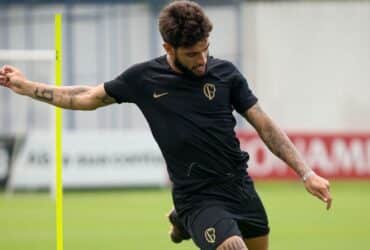 Yuri Alberto treina com a bola e vive expectativa de retorno no Corinthians