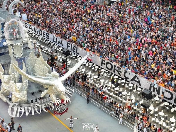 Gaviões da Fiel faz desfile emocionante contra a Intolerância Religiosa