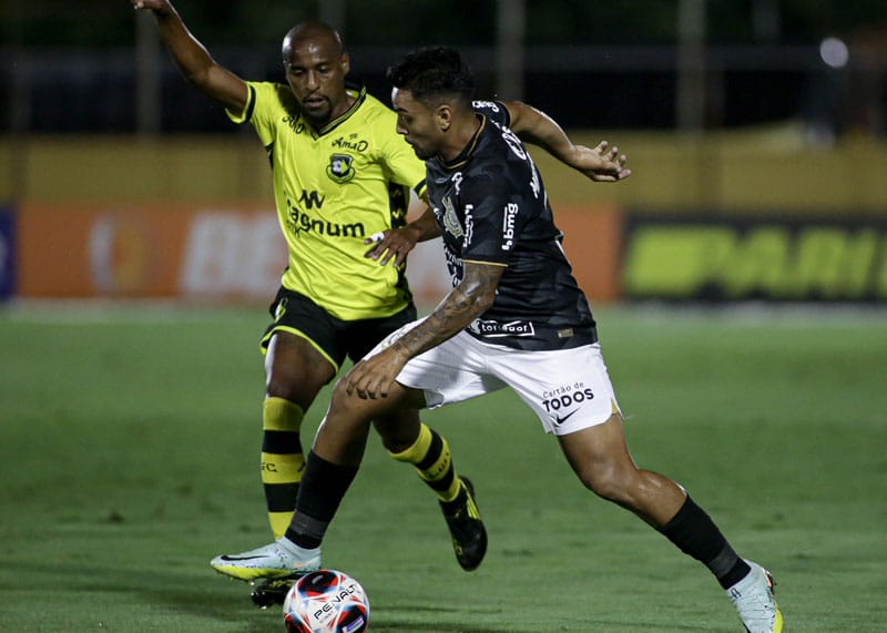 Sofrendo um gol no início de cada tempo, o Corinthians não conseguiu virar e perdeu mais uma fora de casa. (Foto: Rodrigo Coca / Ag Corinthians)