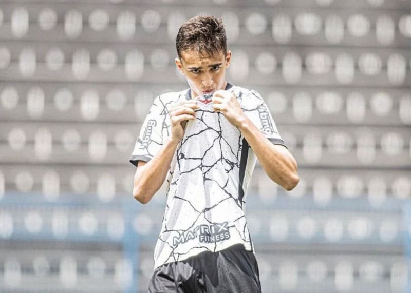 Zagueiro da base deseja conquistar um título inédito, nesse torneio sub-17. (Foto: Ag Corinthians)