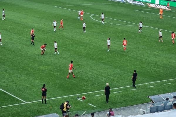 Corinthians bate o Internacional e chega a final da Supercopa Feminina 2023