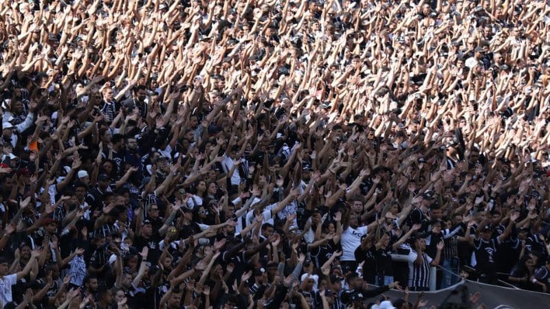 Torcida do Corinthians esgota ingressos para a partida contra o São Bernardo