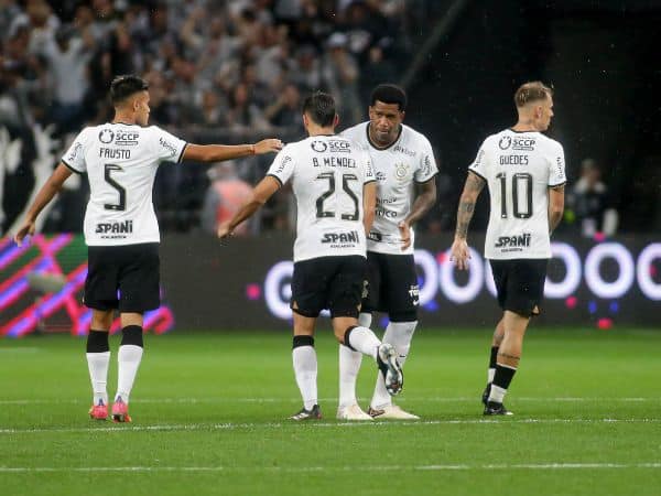 Jogadores do Corinthians em partida. Ficha técnica