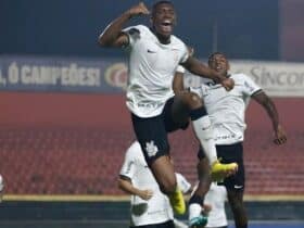 Corinthians atropela Flamengo e estreia com vitória no Brasileiro Sub-20