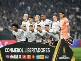 Time do Corinthians posado para jogo da Libertadores da América 2022