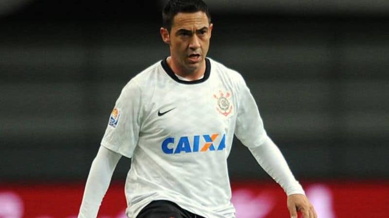 Ex-zagueiro do Corinthians dispara sobre Andrés Sanchez: ''Covarde é você!''
