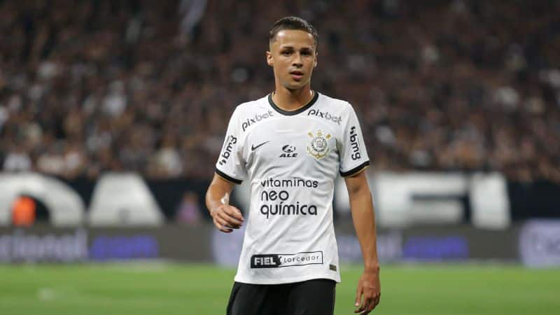 Matheus Araújo fala sobre emoção de estar vestindo a camisa do Corinthians: 'É um sonho'