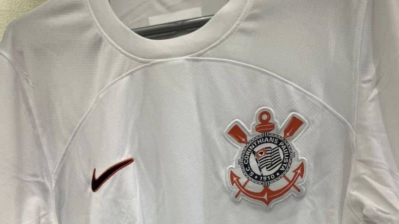 Imagem do uniforme do Corinthians I vazado para 2023