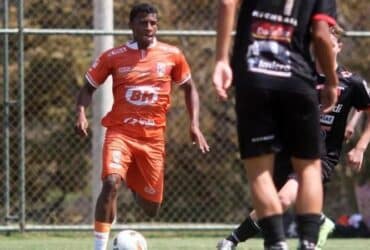 Vitor Santos, lateral-direito que reforçará o Corinthians