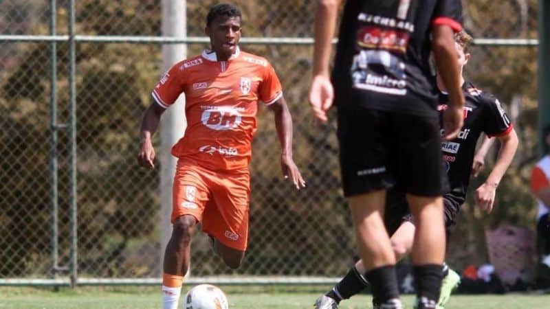 Vitor Santos, lateral-direito que reforçará o Corinthians