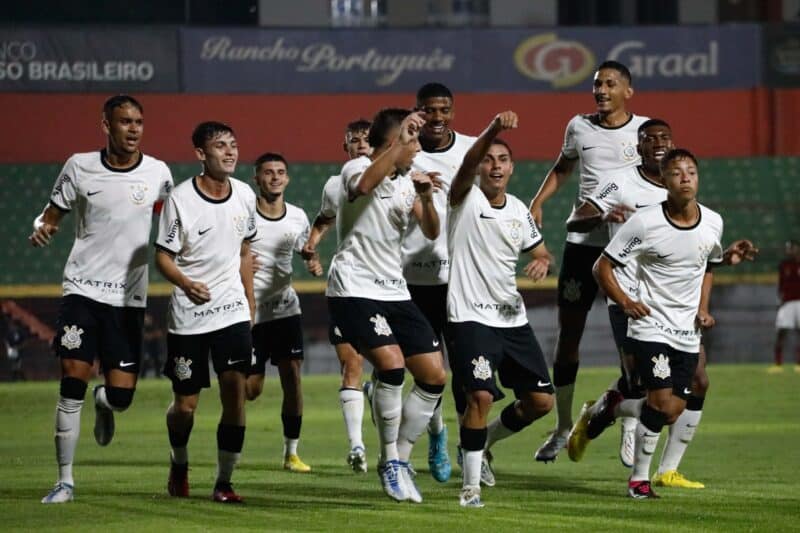 Corinthians cede empate no fim ao Internacional no Brasileirão sub-20