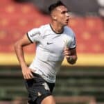 Giovane comemora gol e comenta amadurecimento no Corinthians