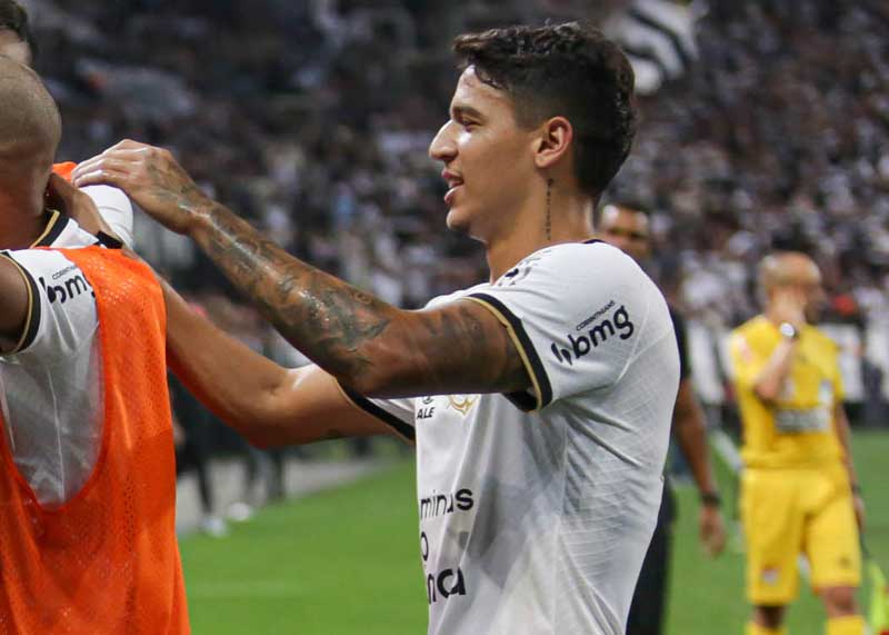 Fernando Lázaro informou que Caetano seria titular após um dos treinos antes do jogo. (Foto: Rodrigo Coca / Ag Corinthians)