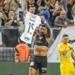 Fisioterapeuta do Corinthians comemora gol do Paulinho e relembra etapas da lesão