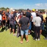 Torcedores do Corinthians invadem CT Joaquim Grava nesta sexta-feira