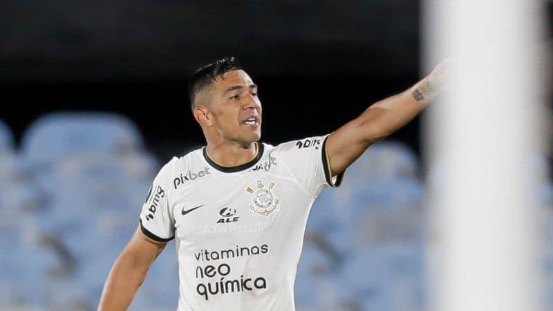 Zagueiro do Corinthians Balbuena comemorando gol marcado