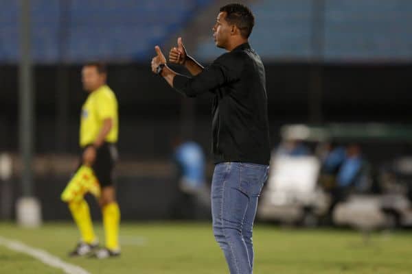 Fernando Lázaro deixa o Corinthians após cinco meses de trabalho