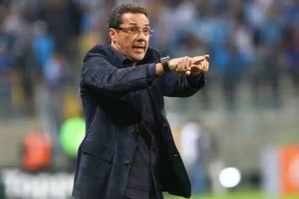 O último trabalho de Vanderlei Luxemburgo foi no Cruzeiro em 2021, e agora o treinador é especulado no Corinthians