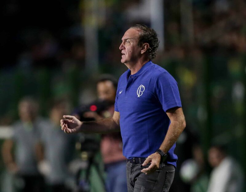Cuca estreou como treinador do Corinthians na derrota contra o Goiás