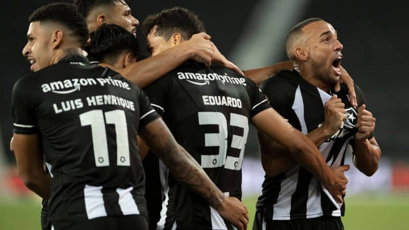 Corinthians joga mal e é derrotado pelo Botafogo no Brasileirão 2023