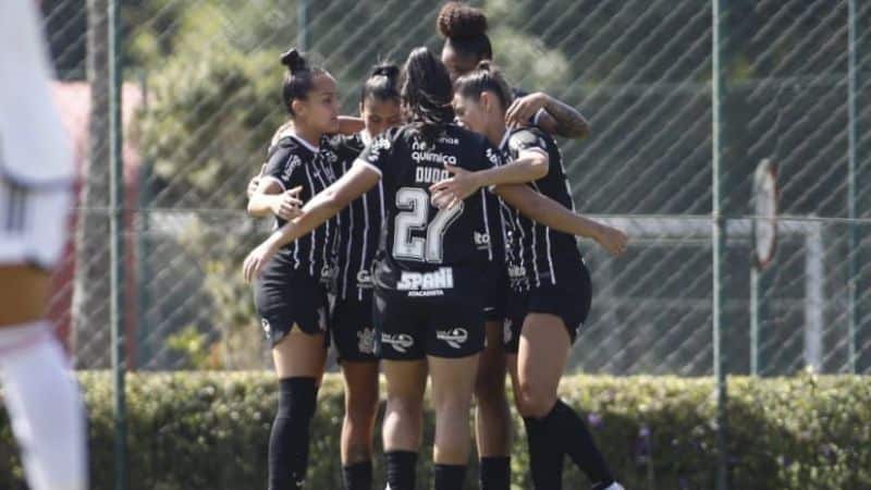 Corinthians atropela São Paulo em clássico pelo Brasileirão Feminino